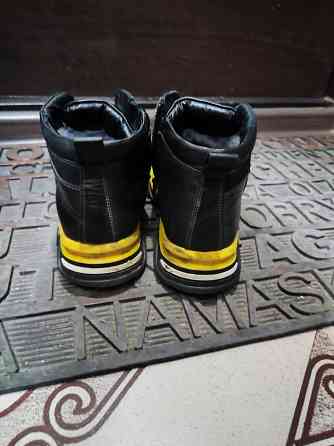 Продам зимние ботиночки на мальчика Донецк