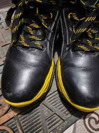 Продам зимние ботиночки на мальчика Донецк