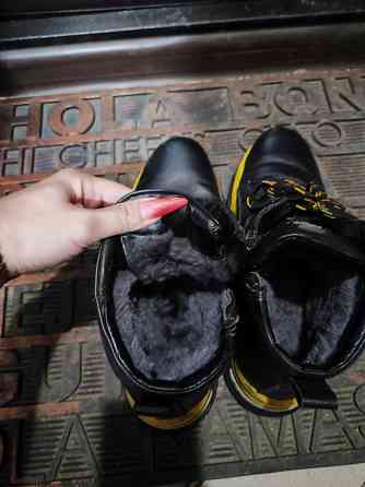 Продам зимние ботиночки на мальчика Донецк