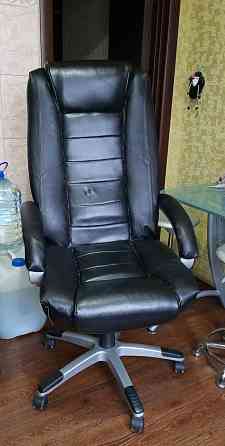 Крупное кресло. кожа. Донецк