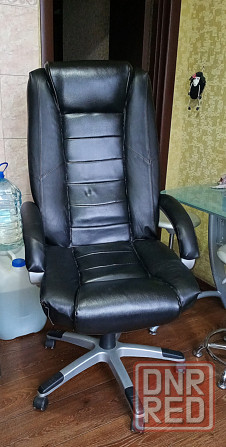 Крупное кресло. кожа. Донецк - изображение 1