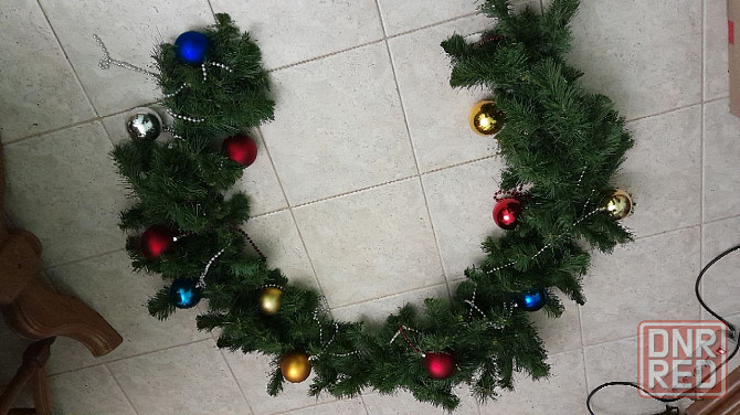 искусственная еловая гирлянда хвойная с елочными игрушками 2м Донецк - изображение 2