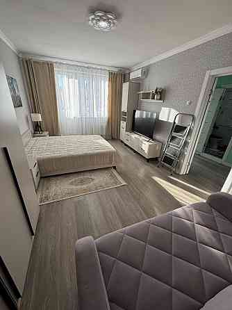 Сдаётся однокомнатная квартира в Ворошиловском районе на площади Конституции. Донецк