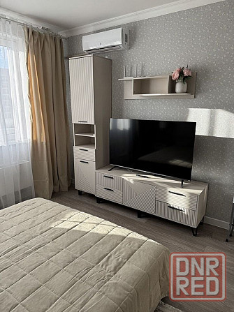 Сдаётся однокомнатная квартира в Ворошиловском районе на площади Конституции. Донецк - изображение 1