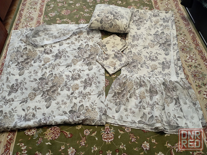 Комплект ,Покрывало + штора + подушка + 3 наволочкт Макеевка - изображение 1