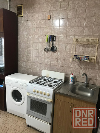 Сдам 1ком крупногабаритная Текстильщик ул Петровского ост 22 училище 7/9 с мебелью и техникой Донецк - изображение 1