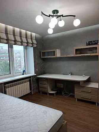 Продам 4-х комн. кв. ул. Высоцкого, дорогой ремонт, встроенная мебель. Донецк