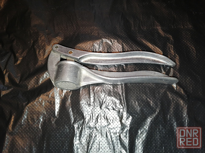 Пресс для чеснока (чеснокодавка, чеснокодавилка). ссср. Стаханов - изображение 1