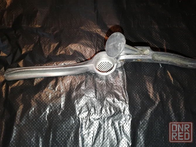 Пресс для чеснока (чеснокодавка, чеснокодавилка). ссср. Стаханов - изображение 3