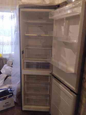 Продам холодильник Samsung Зугрэс