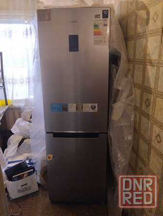 Продам холодильник Samsung Зугрэс - изображение 1