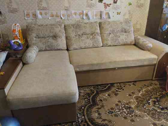 Продам угловой диван Зугрэс