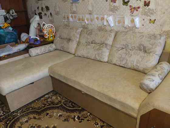 Продам угловой диван Зугрэс