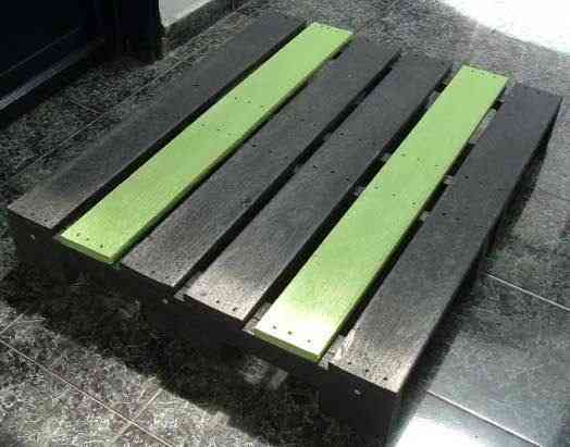 Доска и брус из полимеров. Макеевка