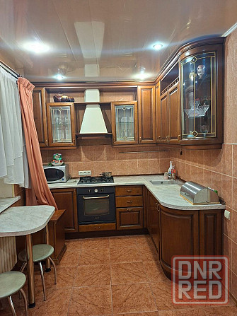 Сдам 3-х комнатную 72 м², 2/9!!! на Донском (Первый квадрат). Холл. Ремонт . Донецк - изображение 1