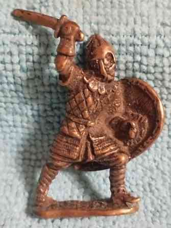 Фигурка рыцари. Донецк