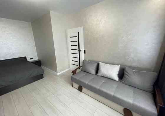 Мариуполь центр Бульвар Шевченка рынок Космос 1к Мариуполь