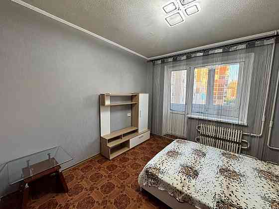 Сдам 2 ком.кв Донецк, Буденновский район, ул. Независимости, возле кафе Базилик, Донецк