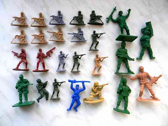 Набор солдатиков и машинок Макеевка