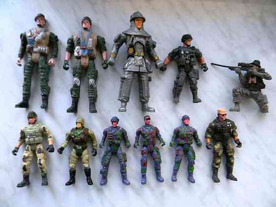 Набор солдатиков и машинок Макеевка