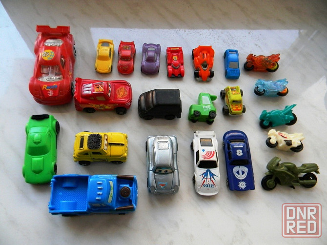 Набор солдатиков и машинок Макеевка - изображение 1