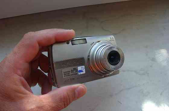Цифровой фотоаппарат olympus m 810+зарядное+карта памяти Донецк