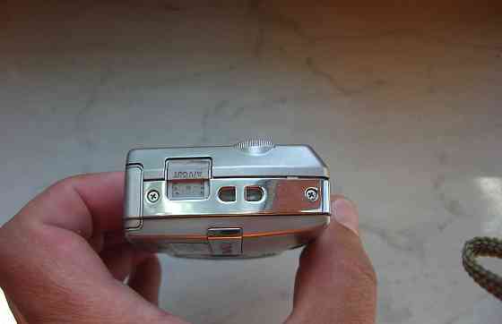 Цифровой фотоаппарат olympus m 810+зарядное+карта памяти Донецк