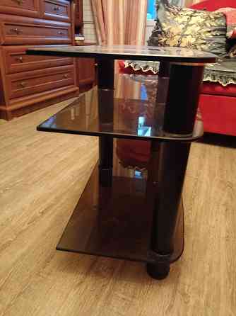 Продам тумбу под телевизор Донецк