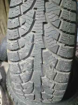 Продаю зимнюю резину 225 65 17 Донецк