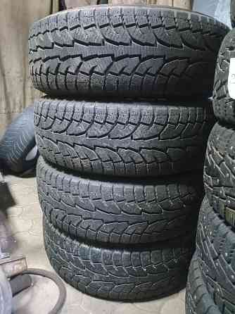 Продаю зимнюю резину 225 65 17 Донецк