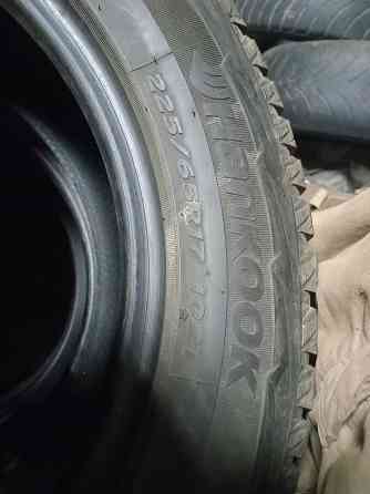 Продаю зимнюю резину 225 65 17 Донецк