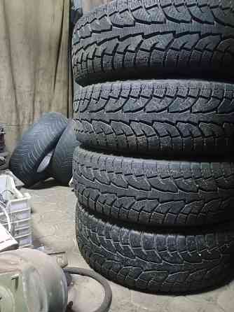Продаю зимнюю резину 225 65 17 Донецк