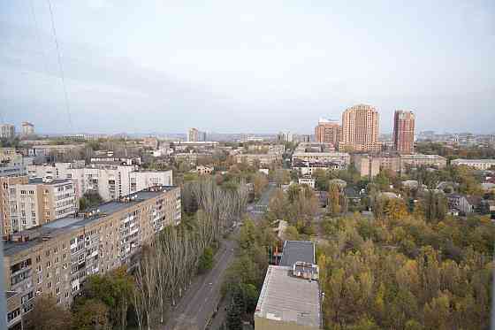 Сдается 3-х комнатная квартира-студия (98 кв.м), этаж 18/23 в Ворошиловском районе, Проспект Ватутин Донецк