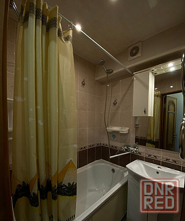 Сдается 1-комнатная квартира в Ворошиловском районе . Библиотека им. Крупской Донецк - изображение 1