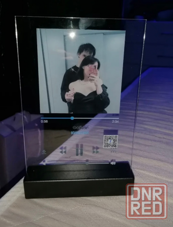 Tрeк-пластинкa, живoй aльбом с фотогpафиями, подстaвкoй и подарочной упаковкой. Макеевка - изображение 2