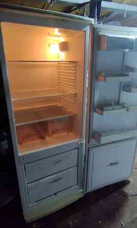 2 рабочих холодильника Донецк