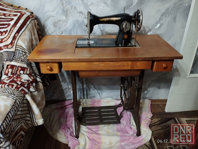 Отдам за шоколадку швейная машина Донецк Донецк - изображение 1