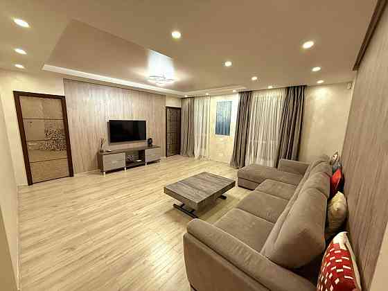 Сдается 3-комнатная квартира в Киевском районе по ул.Университетской, ориентир Изумруд. Донецк