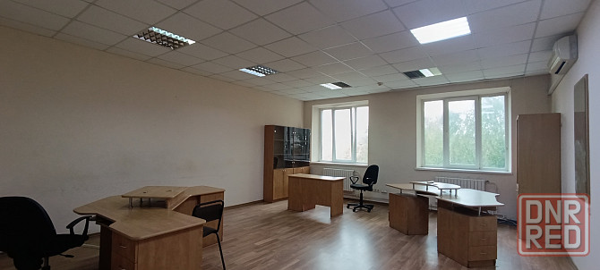 Сдам Офис 350 м² в Калининском районе. Кабинетная система. Мебель. Донецк - изображение 1