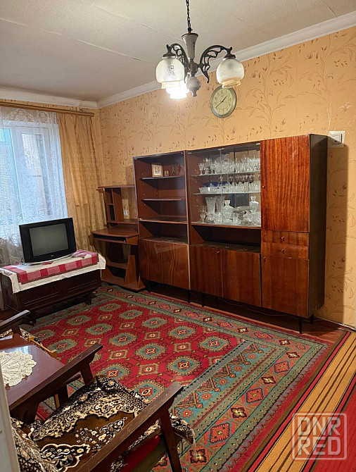 Продам двухкомнатную на кругу Донецк - изображение 1
