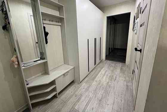 Сдаем светлую 2-комнатную квартиру для семьи. Квартира находится на 6 этаже 9-этажного дома. Донецк