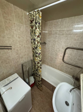 двухкомнатная квартира площадью 53м² на Изумруде Донецк