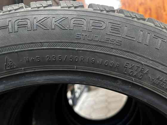 Продам зимнюю резину 235/50 R19 Горловка