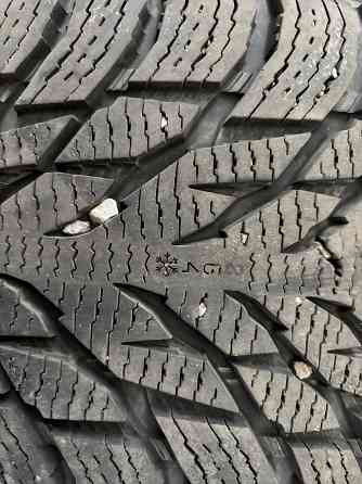 Продам зимнюю резину 235/50 R19 Горловка
