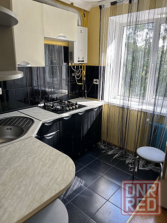 Долгосрочная аренда 1-комнатной квартиры на 2 этаже 9-этажного кирпичного дома Донецк - изображение 1