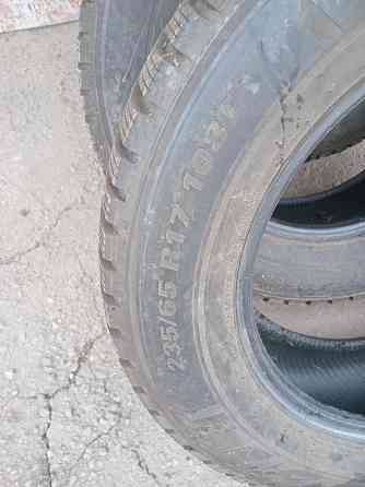 Продаю зимнюю резину 235 65 17 кумхо Донецк