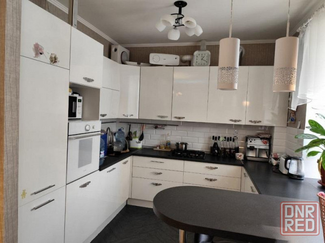 Продаю 3-х комнатную квартиру в Буденновском районе, ул. Краснооктябрьская Донецк - изображение 1