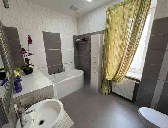 Продается 3-комн.кв. 120кв.м. в современном Жк "Замковый". Ремонт. Мебель Донецк