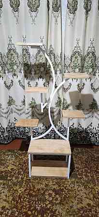 Этажерка для цветов - надёжная, красивая, сварная конструкция. Горловка