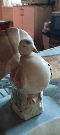 Продам статуэтку голубь Донецк